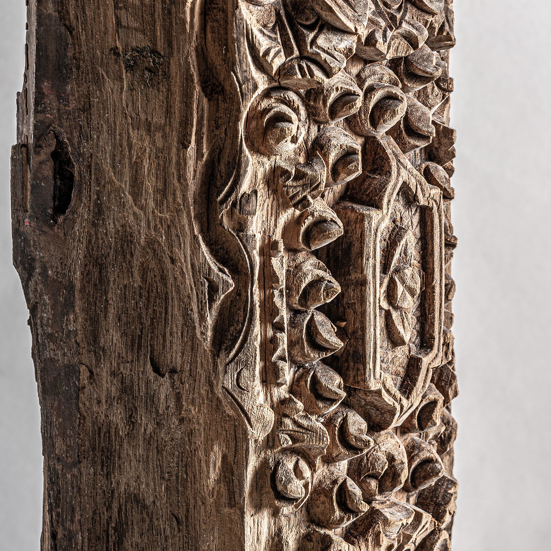 FLOOR SCULPTURE